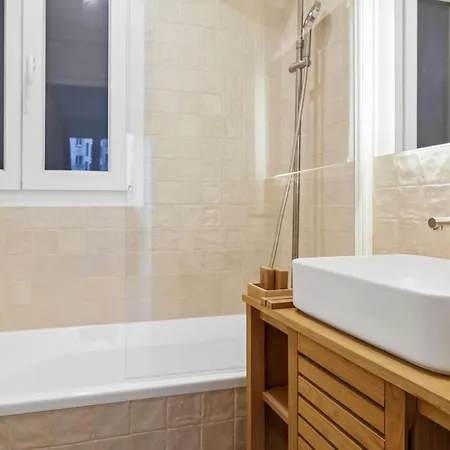 604 Francois Chic With Balcony Apartment Paris