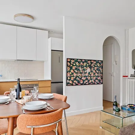 Apartment 604 Francois Chic With Balcony